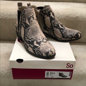 SO Women's Beige and Black Snake Print Ankle Boots
